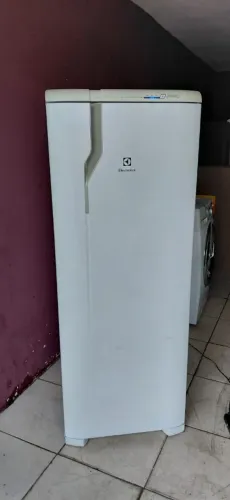 Geladeira Electrolux RFE39  frost free ENTREGO