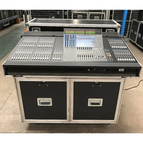 Mesa de som M7CL com case Yamaha digital