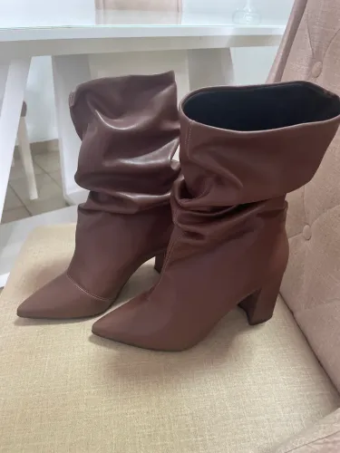 Bota feminina número 35