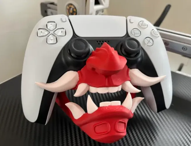 Suporte Controle PS5 PS4 Xbox Mascará Oni Colorida