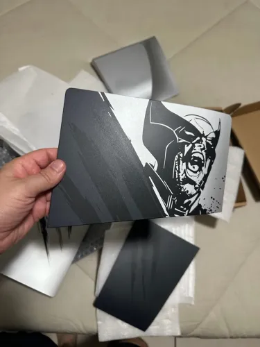 Tampa Wolverine Adamantium PS5 PRO Faceplate - RÉPLICA 