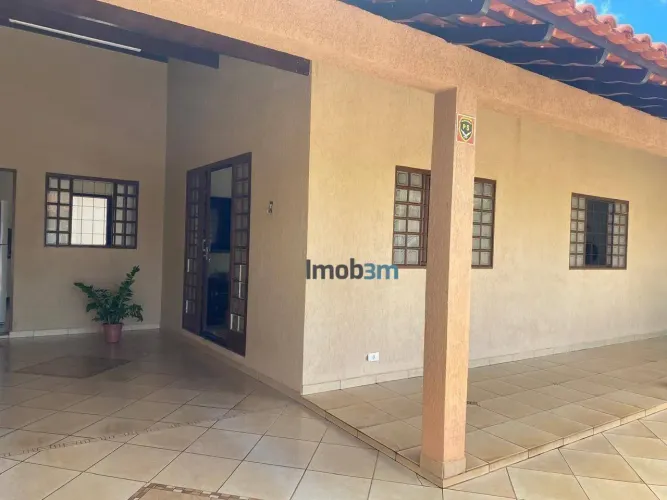 Casa com 3 dormitórios para alugar, 180 m² por R$ 2.500,00/mês - João Paz - Londrina/PR