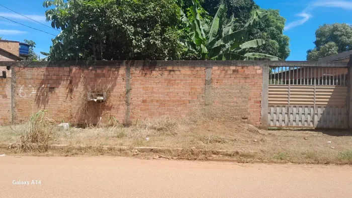 Terreno com uma Edicula aos fundos tipo casa pra alugar