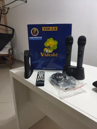Videoké VSK-3.0 Semi-Novo Com 12.500 Músicas Nacionais e internacionais,Com 02 Microfones.