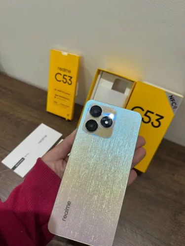 Celular semi novo