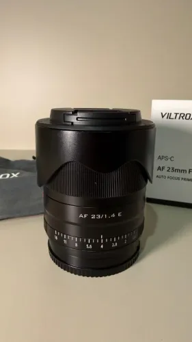 Lente Viltrox AF 23mm F1.4 Sony E-Mount APS-C.