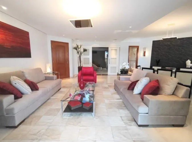 Apartamento Alto Padrão com Vista para o Mar na Ponta da Praia com 3 quartos suítes em San