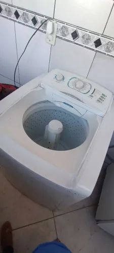 Máquina de lavar roupa funcionando tudo certinho $280