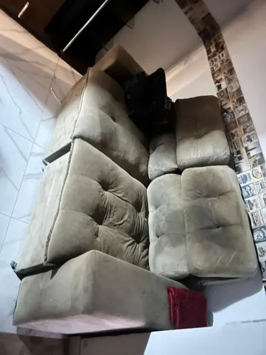 Vendo artigos de casa ! Sofá cama ! Estante ! E cadeiras
