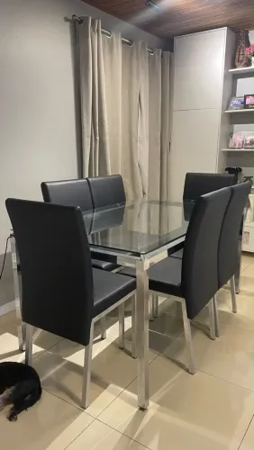 Vendo conjunto de mesa de 6 lugares