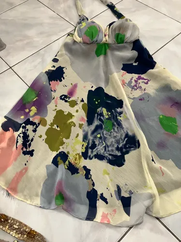 Vestido estampado de festa 