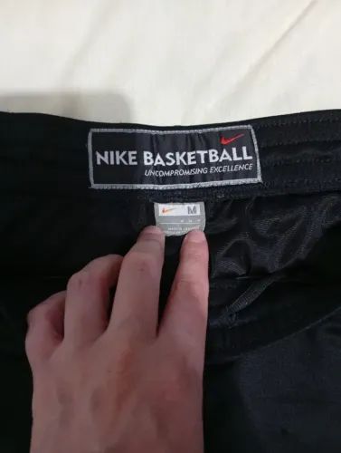Shorts Nike original NBA semi novo pouco uso