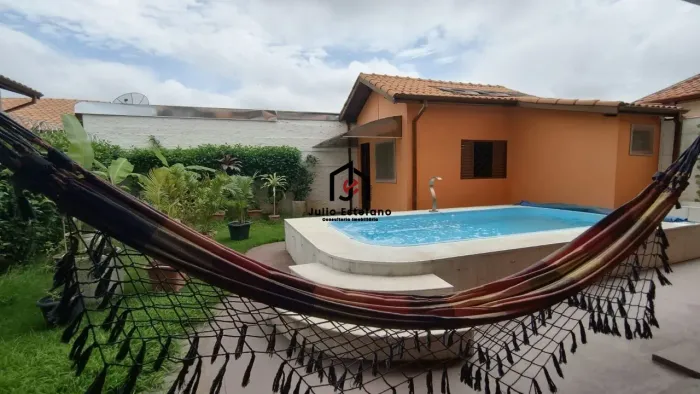 Casa com 3 suítes no bairro Residencial Ouro Verde em Pindamonhangaba