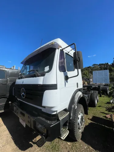 Caminhão Mercedes 2638 motor V8 BI-TURBO