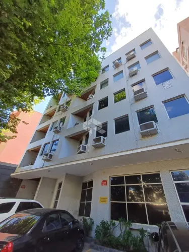 Conjunto comercial com elevador no Bairro Petrópolis
