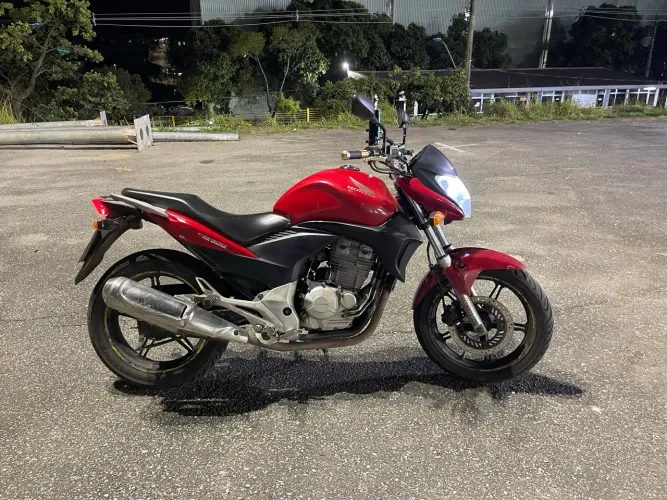 CB-300 2011 apenas venda