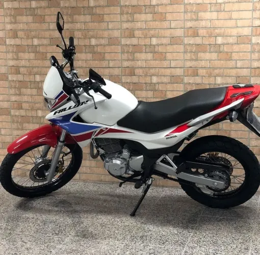 ? HONDA NX FALCON - ROBUSTEZ, ESTILO E AVENTURA!