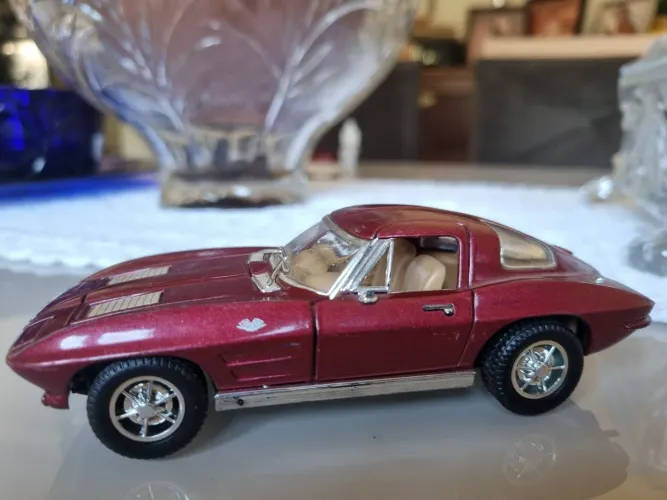 Miniatura Chevrolet Corvette Stingray 1963 Sunnyside 1:32 Vinho (Seminovo)