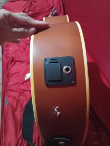 VENDA DE VIOLÃO ELÉTRICO (RARAMENTE USADO)