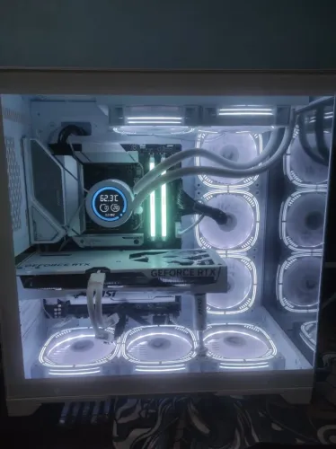 PC GAMER ULTRA WHITE - Ryzen 9 9900X3D + RTX 5060 Ti 16GB (ACEITO PROPOSTA)