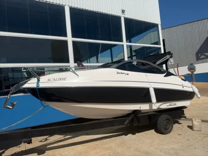 Lancha focker 230 2015