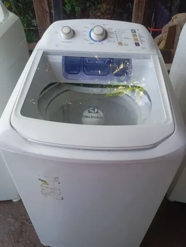 Vendo máquina Electrolux 9 kg em perfeito funcionamento