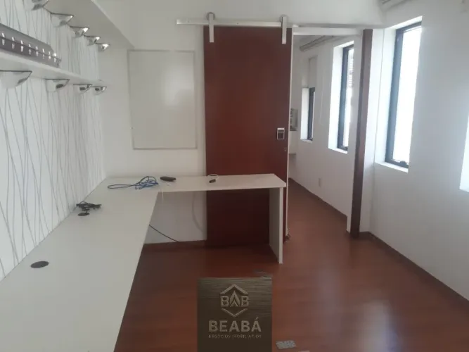 Sala Comercial para Locaçãoem frente ao Metrô em Santa Cecília - São Paulo-SP: 1 Sala, 1 V