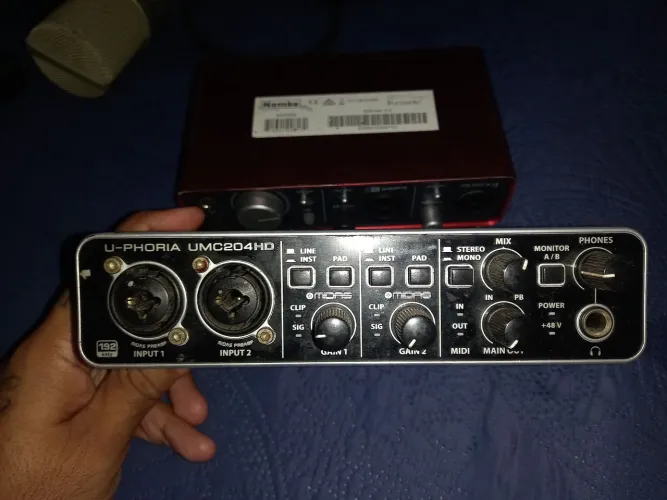 Placa de áudio beringher uphoria uma 204HD