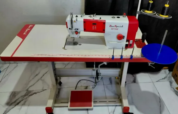 MÁQUINA DE COSTURA RETA SUN SPECIAL, SEMI PROFISSIONAL, MODELO SS190D