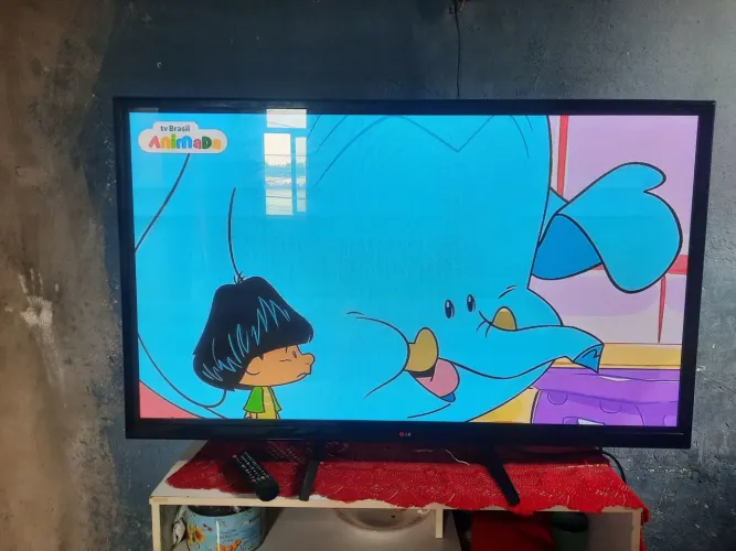 Tv lg 50 polegadas plasma não é smart 