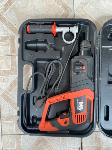 Martelete Perfurador/Rompedor Black & Decker Profissional - Na Maleta Perfeito estado