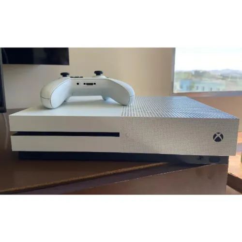 Xbox One S 1tb + 12 Jogos Em Mídia Física Inclusos