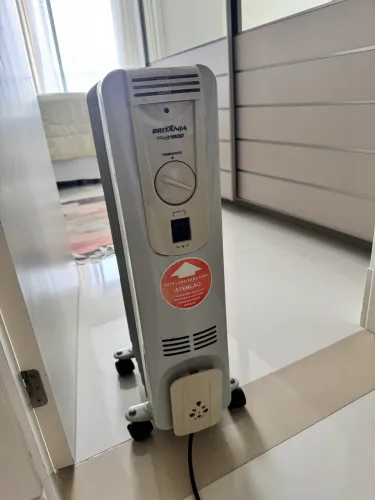Aquecedor a óleo Britânia 1500W