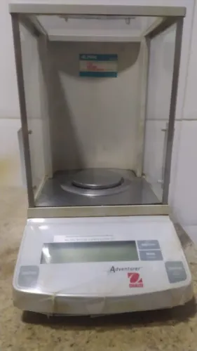 Balança semi analítica ohaus adverture ar3130