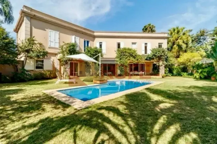 Casa de Luxo à Venda no Cidade Jardim, São Paulo - Imóvel Alto Padrão com Piscina