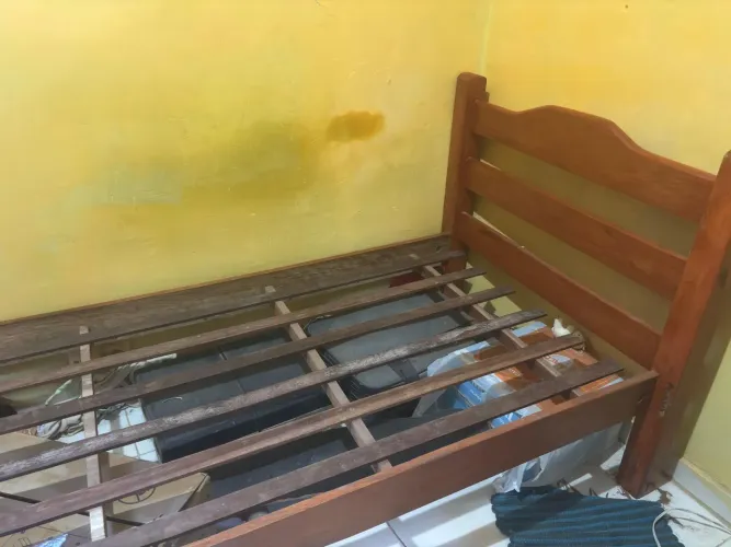 Cama de madeira