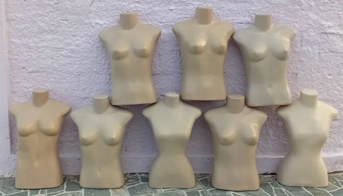 Vendo esses 8 manequins de blusa, ótimo preço!
