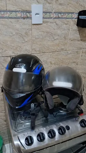 Capacetes Com Intercomunicador (pouco usados)