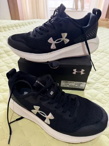 Vendo Tênis Under Armour, 38