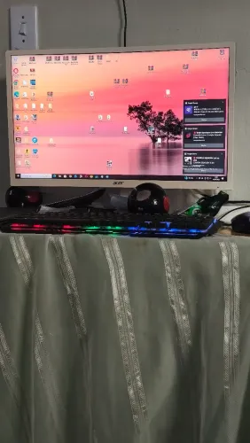 Vendo Pc game tela de 28 polegadas