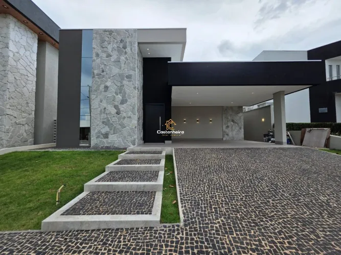 Casa Nova em Condomínio 04 Quartos - Plano Diretor Sul