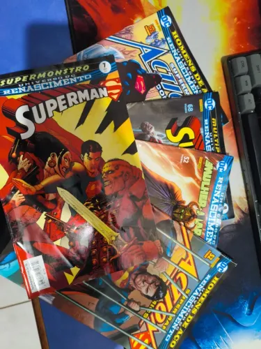 HQ's Universo DC Renascimento