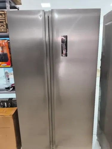 Geladeira Philco SBS 2 meses de uso 489L. R$ 2800,00 dividido no cartão