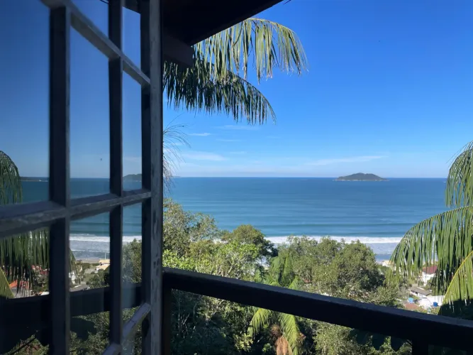 Alugo Cabana Mobiliada em meio a natureza na Praia da Solidão 