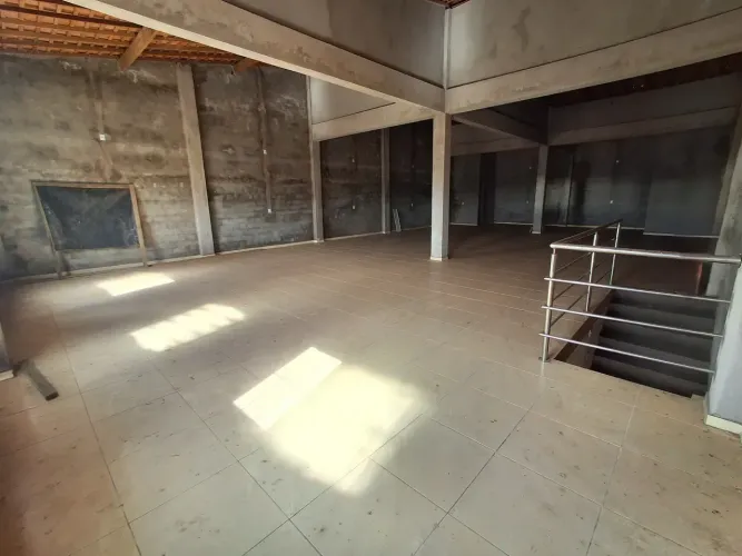 Alugo Ponto Comercial - Piso Superior Av 13 Maiobão