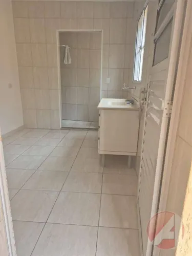 Casa de Condomínio com 1 dormitório para alugar por R$ 1.300/mês - Vila Granada - São Paul