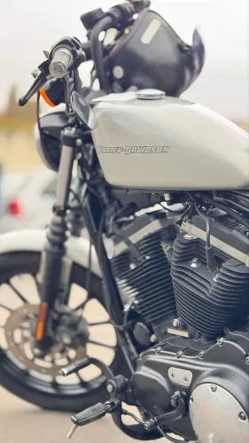 IRON 883 H-D