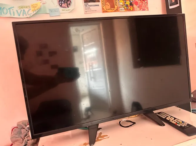 Vende-se TV AOC 32 polegadas 