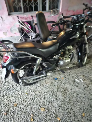 VENDO CHOPPER ROAD 150 PRETA