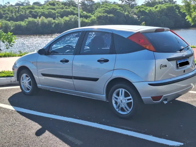 Ford Focus 1.6 S/se/se Plus Flex 8v/16v 5P 2009